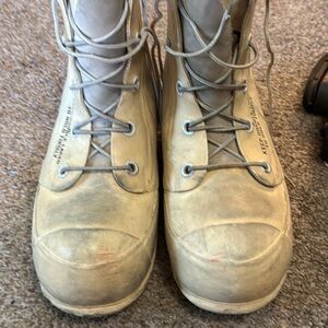 Women’s bunny boots. Military grade.